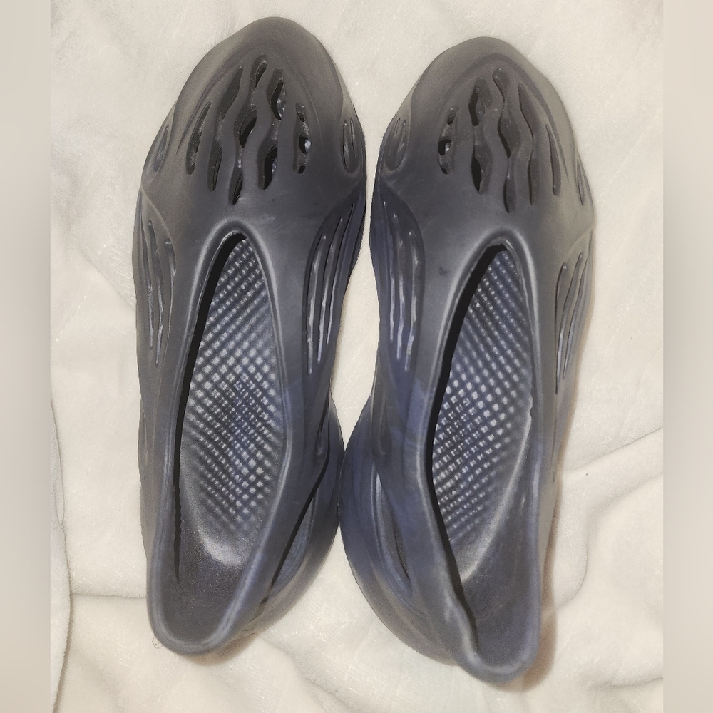 adidas Yeezy Foam RNR